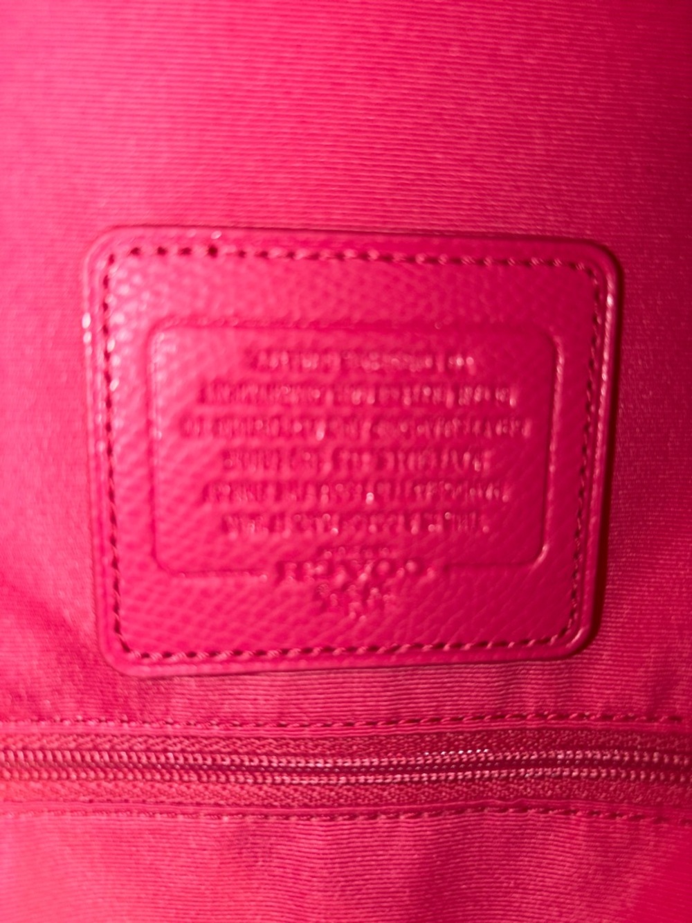 Coach Christie in cross grain leather Tan and Pink Shoulder Bag - Picture 16 of 16